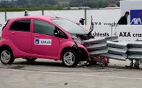 Nguy cơ tai nạn từ những chiếc xe điện hạng sang