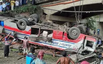 Tai nạn xe bus tại Bangladesh khiến nhiều người thương vong