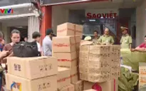 Hà Nội: Bắt giữ lô thực phẩm lớn không rõ nguồn gốc
