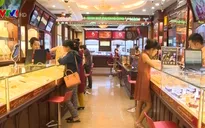 Giá vàng trong nước tăng phi mã, vượt mốc 43 triệu đồng/lượng