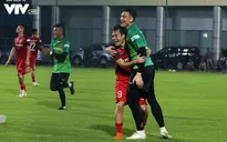 ẢNH: ĐT Việt Nam tươi cười thoải mái trong buổi tập đầu tiên chuẩn bị cho trận gặp ĐT Thái Lan