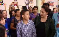 Chủ tịch Quốc hội thăm chùa và lớp học tiếng Việt tại Thái Lan