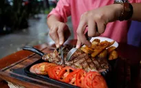 Cắt giảm calorie trong khẩu phần ăn từng bữa giúp giảm cân hiệu quả