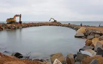 Phú Yên xây kè chống sạt lở cửa biển Đà Diễn