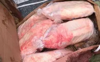 Tiêu hủy hơn 1 tấn thực phẩm đông lạnh nhập lậu tại Lào Cai