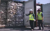 Malaysia truy tìm nguồn gốc gần 200 container rác thải nhựa