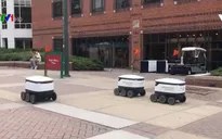 Robot giao hàng trong trường đại học tại Mỹ