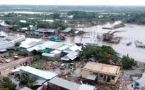 Sạt lở đê biển Tây - Người dân gồng mình với sóng lớn