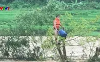 Tặng bằng khen cho thanh niên cứu người trong lũ dữ ở Thanh Hóa
