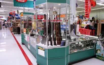 Siêu thị Walmart vẫn tiếp tục bán súng đạn sau vụ xả súng