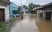 Nhiều nơi ở Phú Quốc tiếp tục ngập sâu do mưa lớn