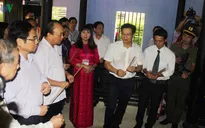 Thủ tướng thăm Nhà lưu niệm Bác Hồ tại Huế