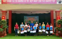 Thành đoàn Hà Nội mang Trung thu đến với những em nhỏ thiếu may mắn