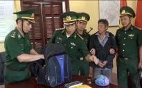 Bắt quả tang đối tượng vận chuyển 7 bánh heroin và 56.000 viên ma túy tổng hợp