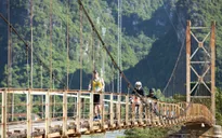 Hữu Vi - Cao Thái Hà vượt qua chính mình về đích chặng đầu tại Revive Marathon xuyên Việt