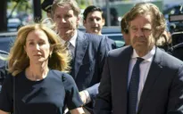 Nữ diễn viên nổi tiếng của Mỹ đi tù vì hối lộ cho con vào đại học