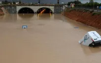 Tây Ban Nha: Mưa lớn khiến sân bay và nhiều trường học phải đóng cửa