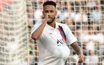 Ăn mừng lạ, Neymar thông báo "tin vui" cho người hâm mộ?