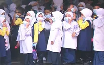Malaysia: Học sinh đeo khẩu trang trong lớp để hạn chế khói bụi