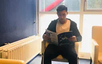 Thích nghi ở Heerenveen, Văn Hậu vừa cố học tiếng Anh, vừa thuê phiên dịch