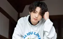 Jungkook (BTS) phủ nhận tin hẹn hò với nghệ sĩ xăm hình