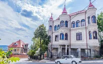 Ngợp mắt với thị trấn giàu có toàn... cung điện xa hoa