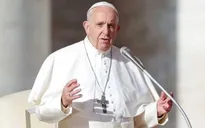 Giáo hoàng Francis bị mắc kẹt trong thang máy ở Vatican