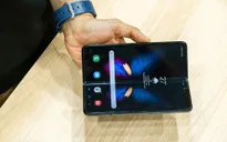 Galaxy Fold đầu tiên về Việt Nam, cửa hàng báo giá 99 triệu đồng