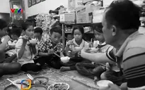 Cô giáo 6 năm nấu cơm trưa miễn phí cho học sinh nghèo