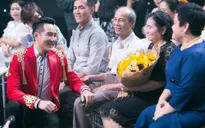 Mẹ Nguyễn Phi Hùng sốt ruột khi nam ca sĩ vẫn ế ở tuổi 42