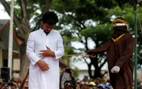 Indonesia hoãn bỏ phiếu dự luật phạt tù người ngoại tình