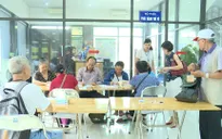Người ngoại tỉnh cũng được cấp thẻ xe bus miễn phí tại Hà Nội