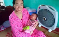 Hạnh phúc làm mẹ sau 11 năm chung sống với bệnh ung thư máu