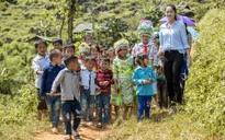 Hoa hậu Lương Thùy Linh khởi công dự án nhân ái “Đắp đường, xây ước mơ”