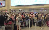Anh khắc phục hậu quả vụ hãng lữ hành Thomas Cook phá sản