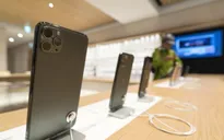 Dân buôn iPhone 11 phá giá lẫn nhau, đẩy giá xuống “cận sàn”