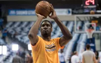 Philadelphia 76ers bổ sung nhân sự bằng cựu trung phong NBA
