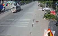 Xe tải lấn làn đường ngược chiều khiến 2 người thương vong