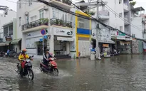 Triều cường gây ngập ở Cần Thơ và TP.HCM