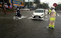 Nghệ An: Ảnh hưởng áp thấp nhiệt đới, nhiều tuyến quốc lộ, tỉnh lộ bị sạt lở, ngập nước