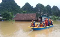 Lũ chia cắt nhiều nơi ở Quảng Bình, Quảng Trị