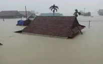 Hình ảnh ngập lụt kinh hoàng ở "rốn lũ" miền Trung
