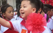 Muôn vàn biểu cảm của học sinh lớp 1 trong ngày khai giảng năm học 2019 - 2020