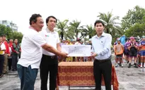 Đoàn đua xe đạp quốc tế VTV Cúp Tôn Hoa Sen 2019 quyên góp ủng hộ nhân dân Hà Tĩnh