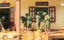 Hà Tĩnh tập trung dọn dẹp trường học sau lũ
