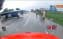 Tài xế xe container "thót tim" vì xe khách sang đường nguy hiểm