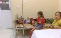 Ăn bánh dẻo mừng tân gia, 40 người ngộ độc phải nhập viện