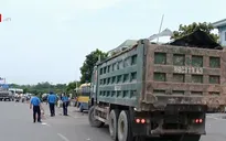 Hà Nội tăng cường xử lý xe quá tải
