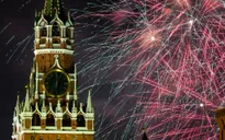 Hàng nghìn người dân Nga đổ ra đường đón năm mới 2020
