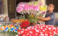 Làng nghề hoa giấy vào vụ Tết